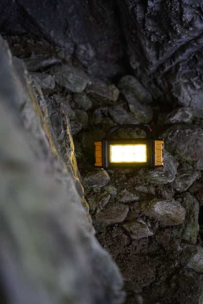 PORTABLE USB RECHARGEABLE SOLAR LED TORCH